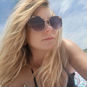 Meet your Posher, Janelle